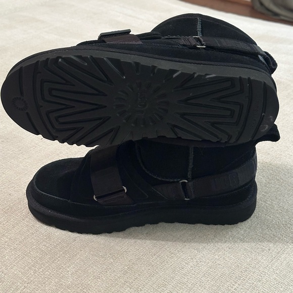 UGG Classic Ultra Mini Hybrid Booties - Picture 7 of 7